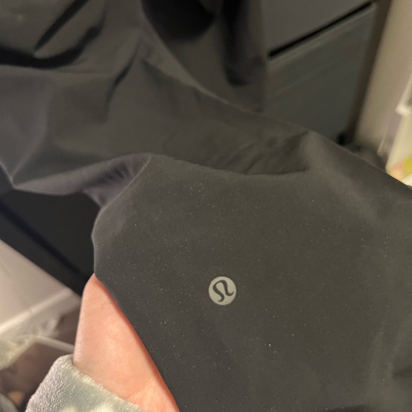 Lululemon Black 7/8 Mid-Rise On The Fly Pant - Picture 4 of 6